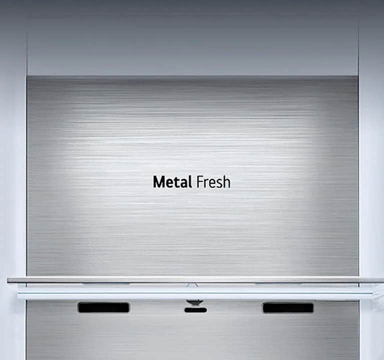 Widok od przodu metalicznego panelu Metal Fresh z logo „Metal Fresh”.