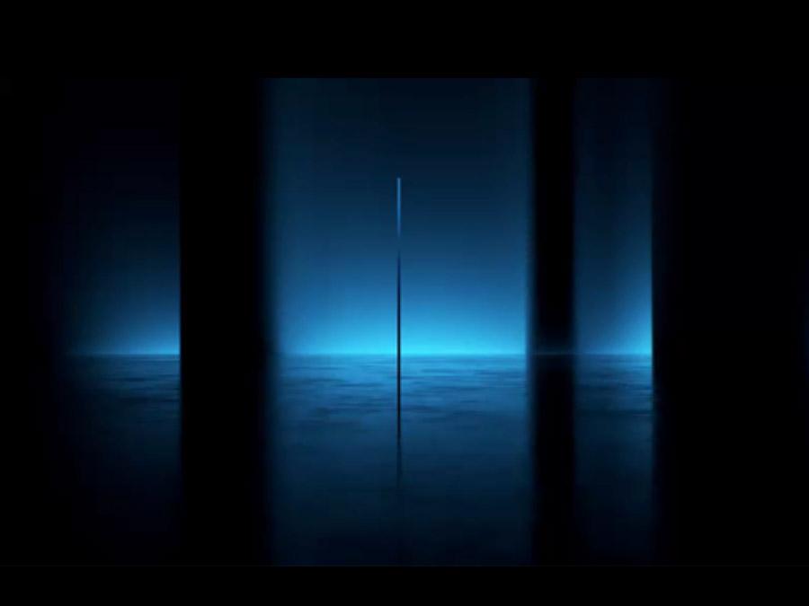 Zdjęcie profilowe TV QLED pokazujące jego ultrasmukły design.