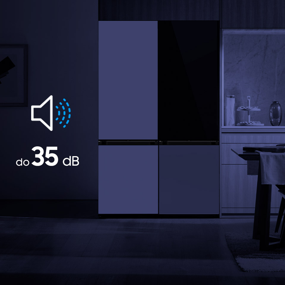 Cicha praca lodówki Samsung BESPOKE dostępnej w NEONET została zilustrowana nocnym zdjęciem kuchni
