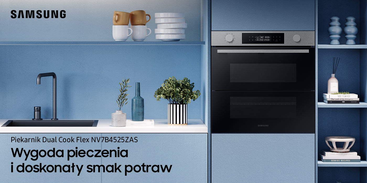 Piekarnik Samsung Dual Cook Flex NV7B4525ZAS z oferty sklepów Neonet został przedstawiony w niebieskiej zabudowie kuchennej