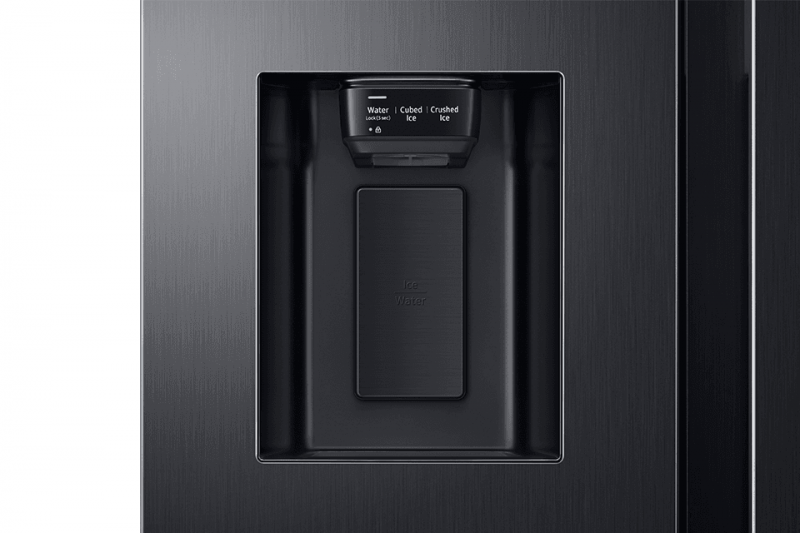 Samsung W zasięgu ręki. Dystrybutor wody i kostkarka ClearView