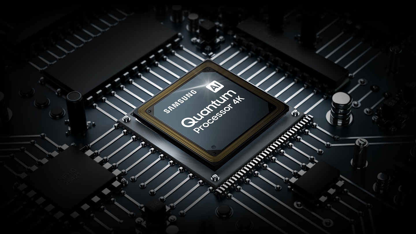 Chip procesora telewizora QLED. Na jego wierzchu widać logo Samsung oraz logo procesora Quantum Lite 4K. Q80BATXXH
