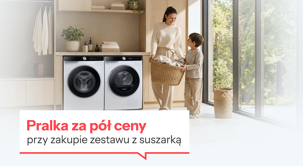 Mama i syn wyjmują pranie z pralki i suszarki - Pralka za pół ceny przy zakupie zestawu z suszarką