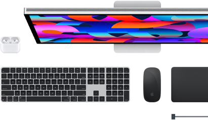 Akcesoria do Maca: Airpods, monitor Studio Display, klawiatura Magic Keyboard, mysz Magic Mouse, gładzik Magic Trackpad, przewód do ładowania MagSafe w kolorze gwiezdnej czerni