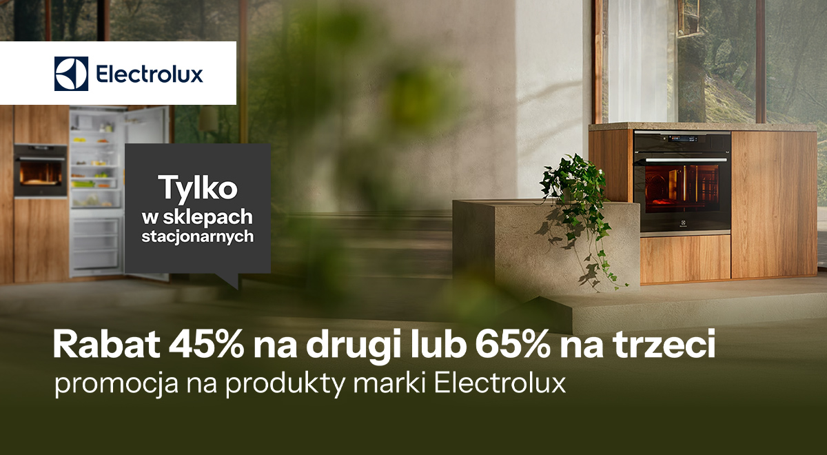Produkty marki electrolux w drewnianej zabudowanej kuchni