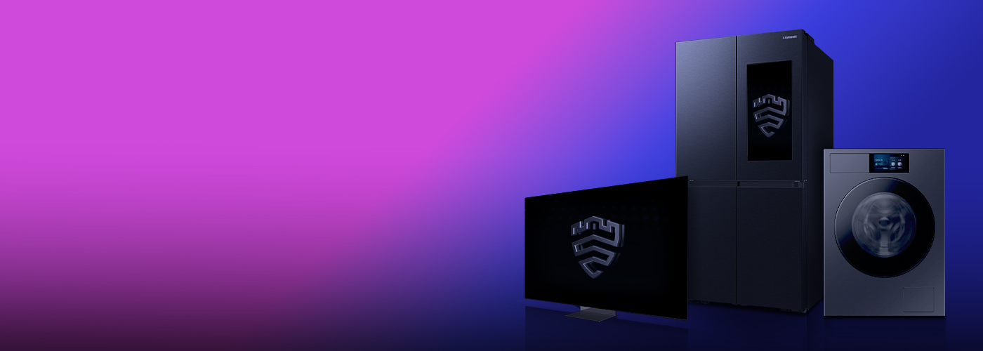 Telewizor, lodówka i pralka na gradientowym, fioletowo-granatowym tle. Na dwóch urządzeniach znajduje się logo Samsung Knox.