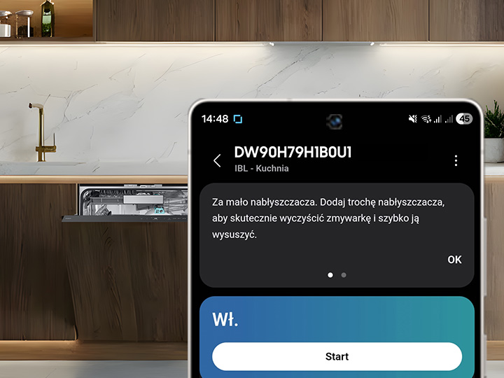 Zmywarka Samsung i smartfon z aplikacją SmartThings pokazującą możliwość otrzymywania przypomnień.